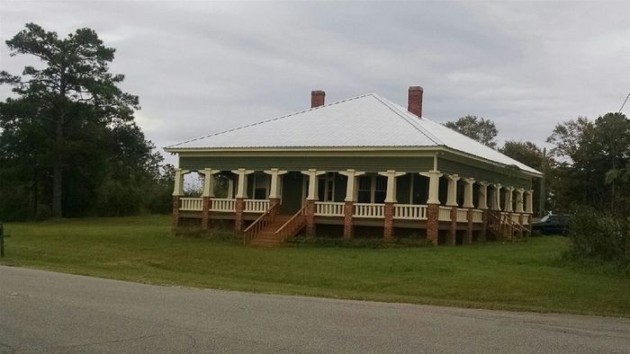 This old home is on the Prospect Road just off Al Hwy 63, not far from the intersection with Al Hwy 229.  I understand it is referred to as the old Adams house locally.  It is a magnificent building that has been kept up well.  I would love to know about it if anyone has info on it.